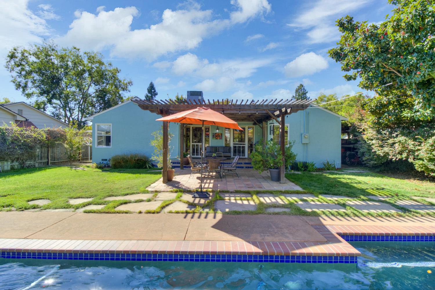 4989 Virginia Way