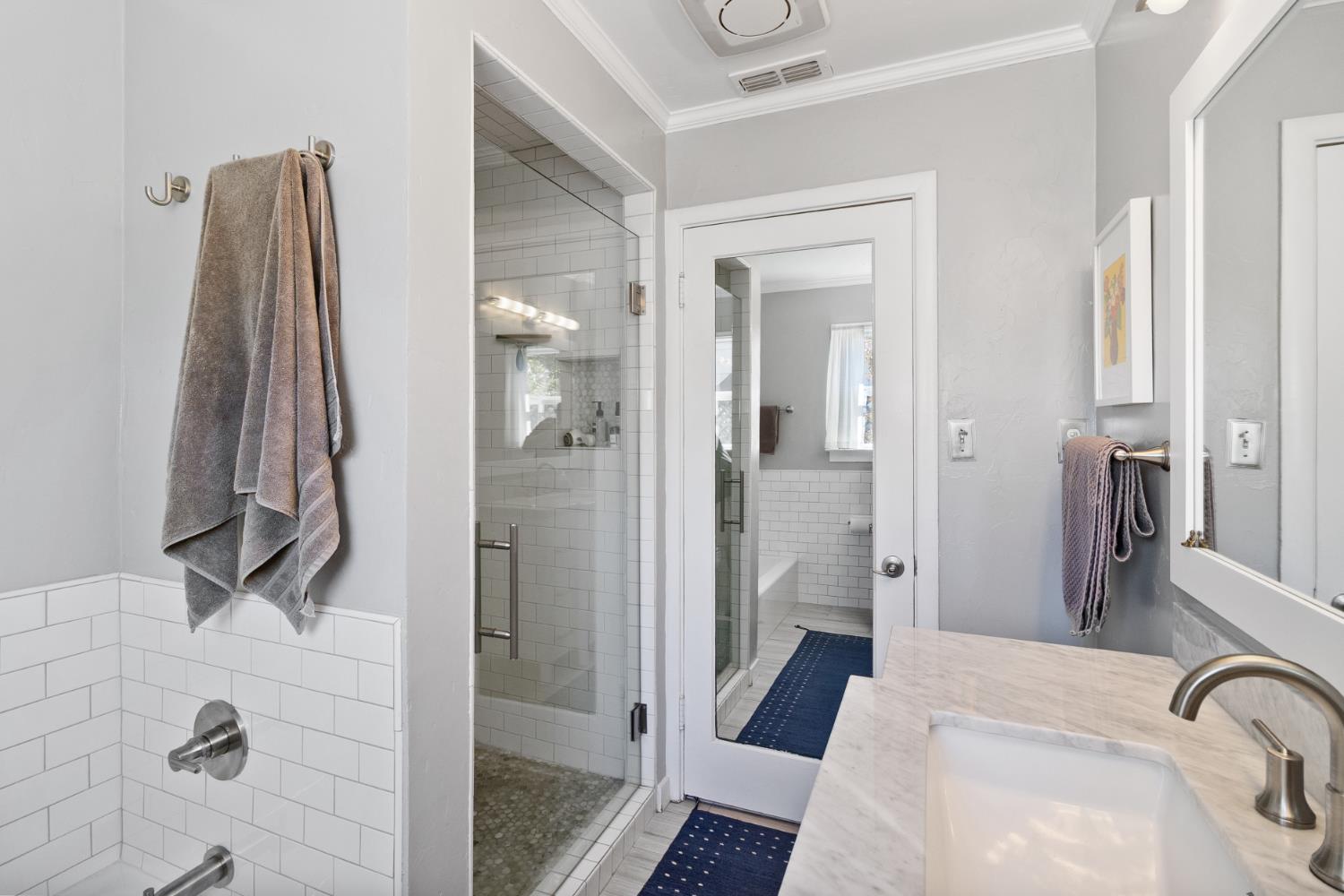 4989 Virginia Way