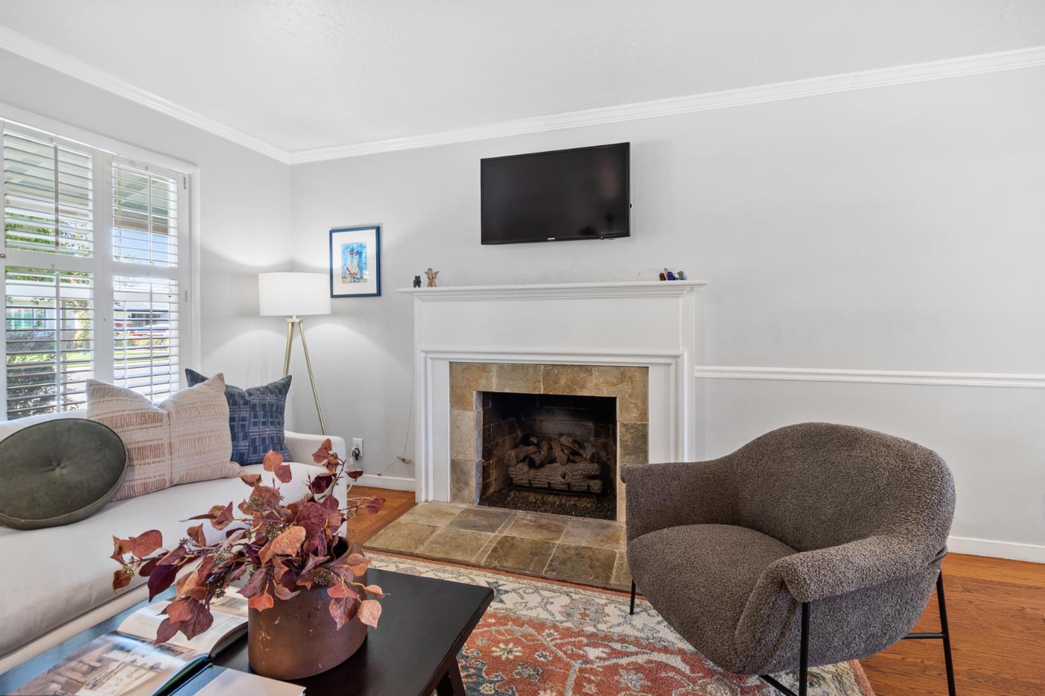 4989 Virginia Way