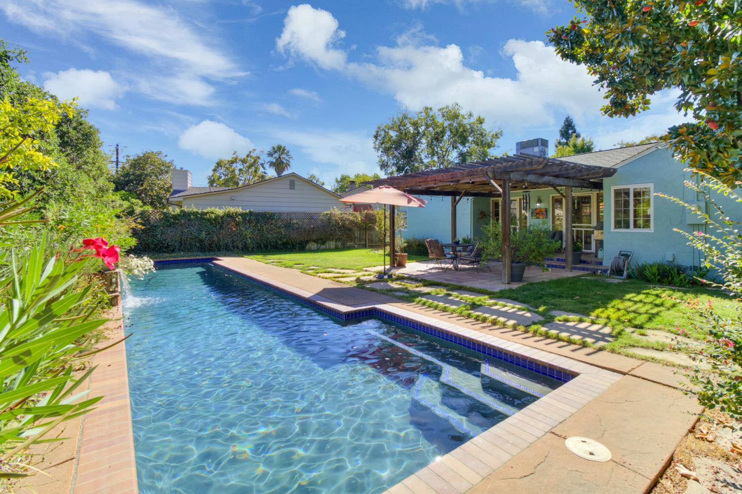 4989 Virginia Way
