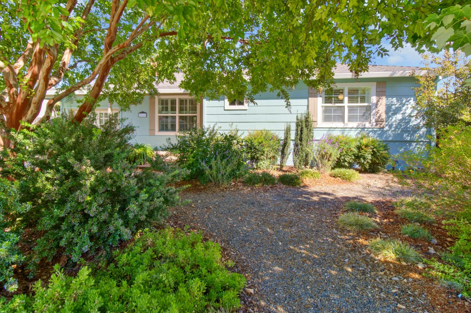 4989 Virginia Way