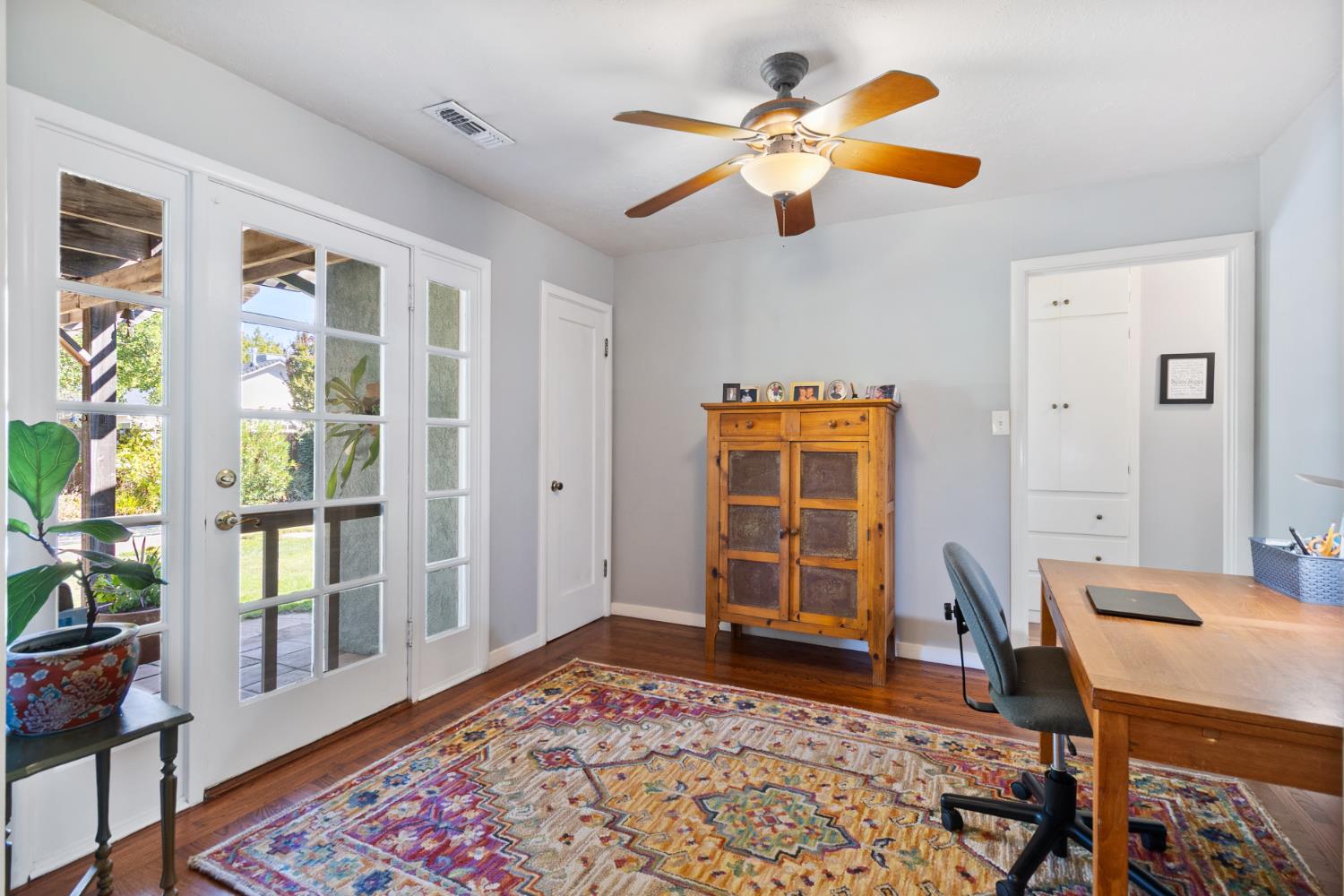 4989 Virginia Way