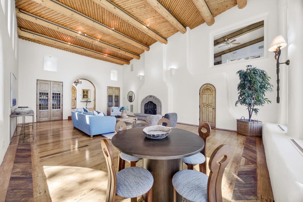 6340 Rio Bonito Drive