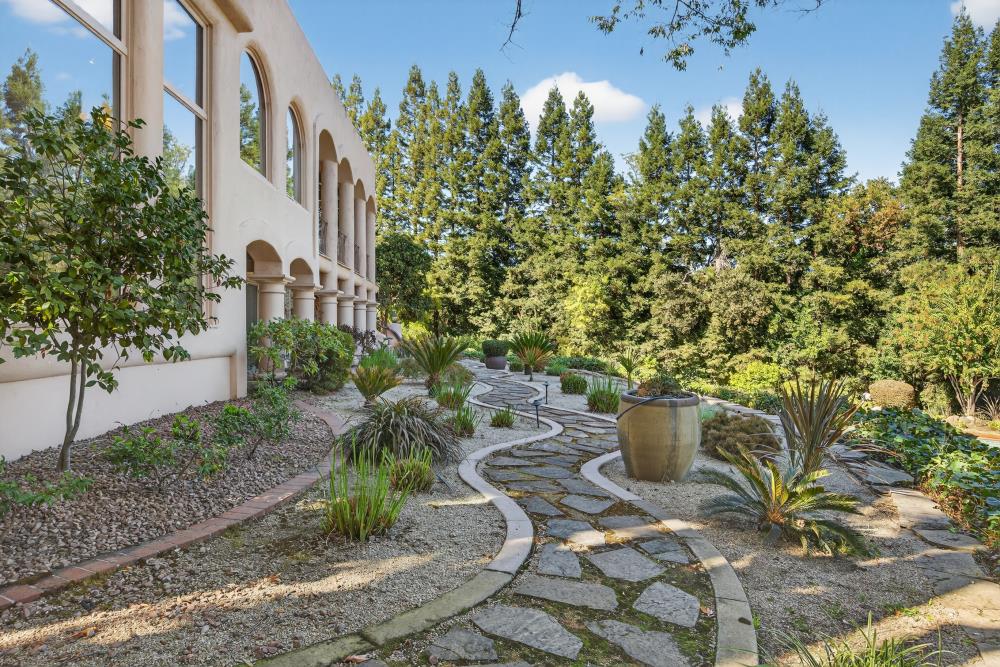 6340 Rio Bonito Drive