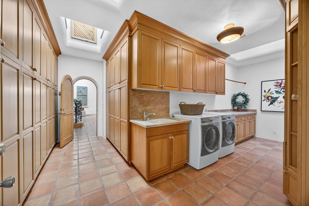 6340 Rio Bonito Drive