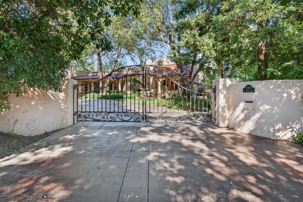 6340 Rio Bonito Drive