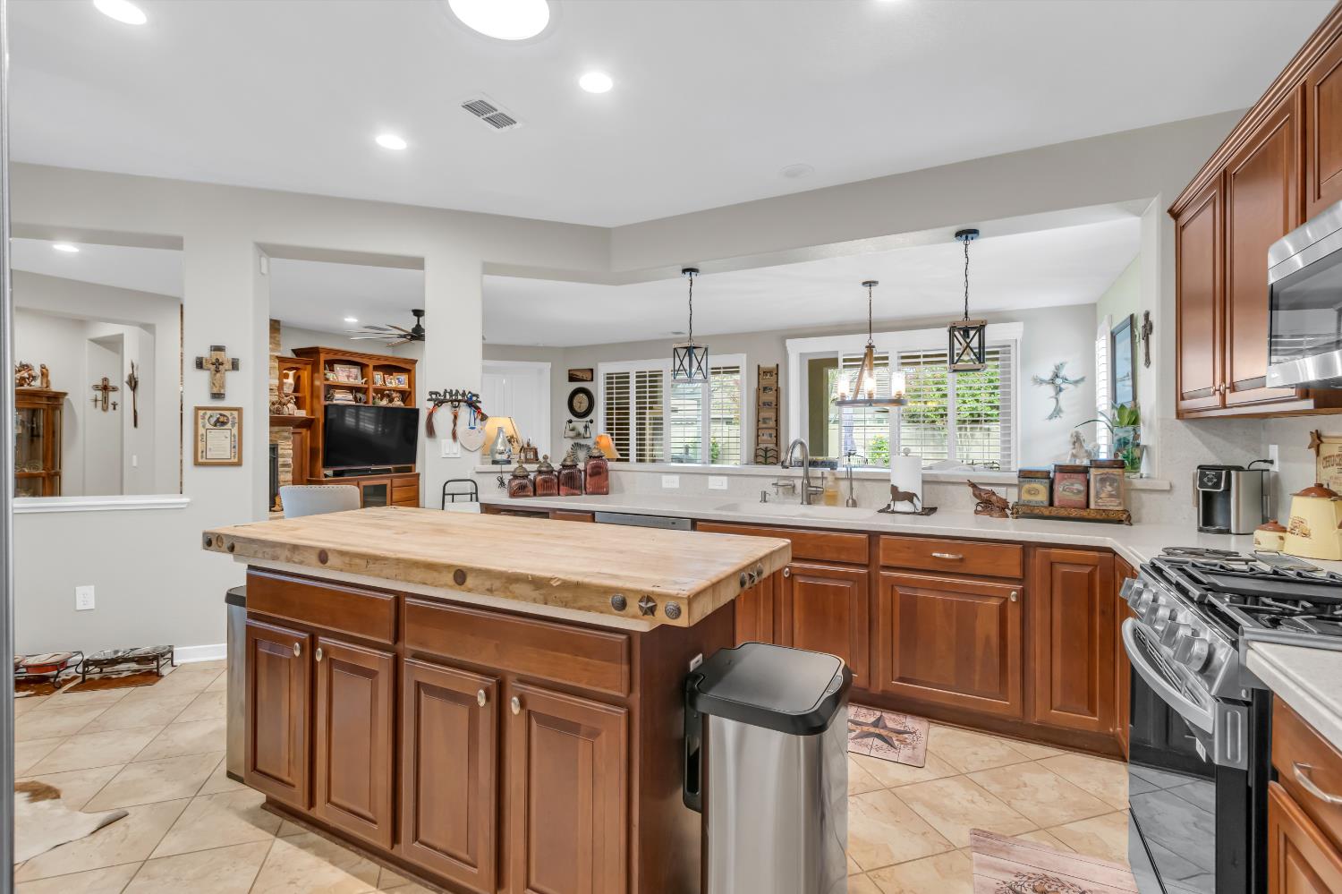 404 Mossy Court