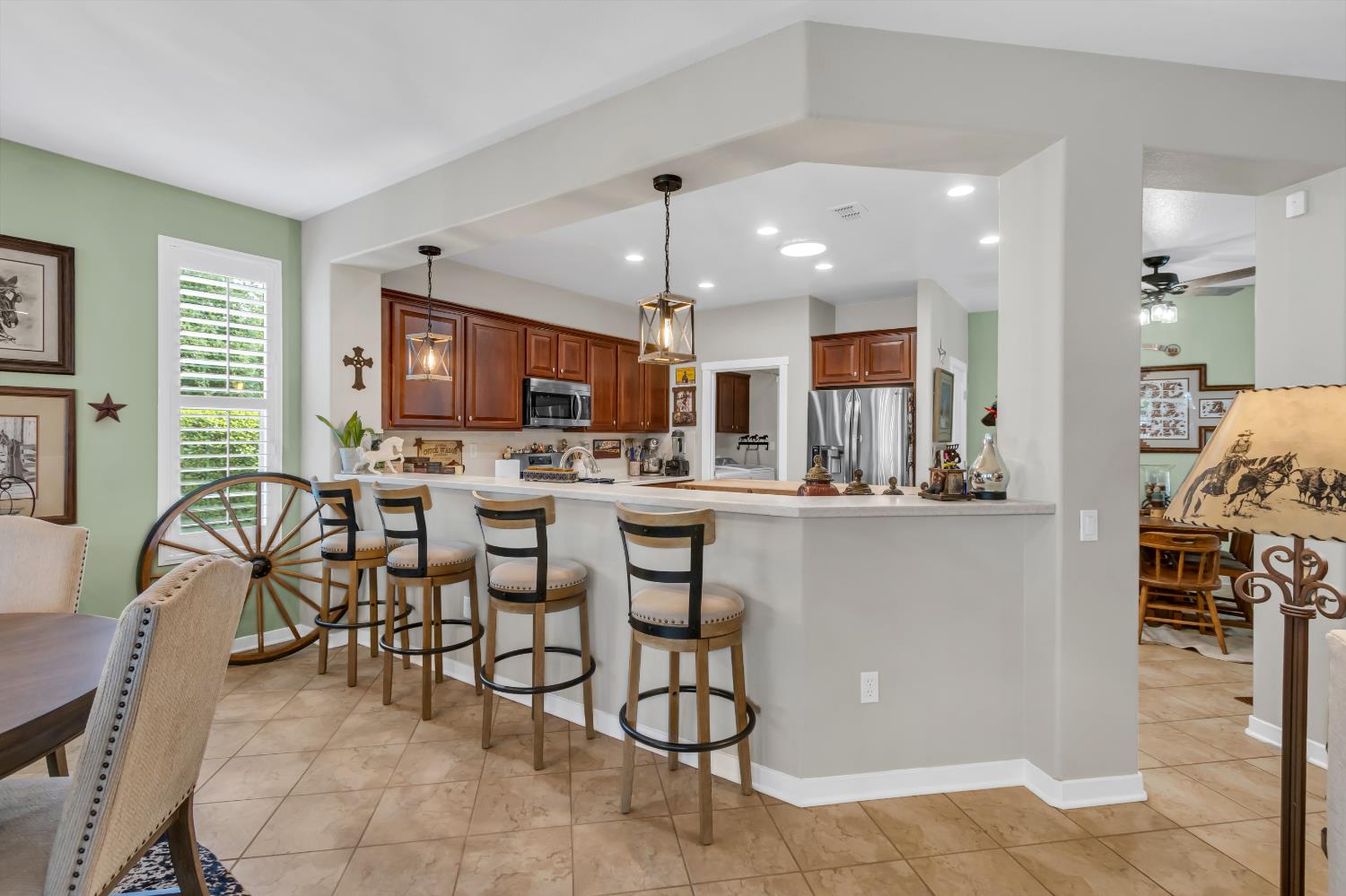 404 Mossy Court