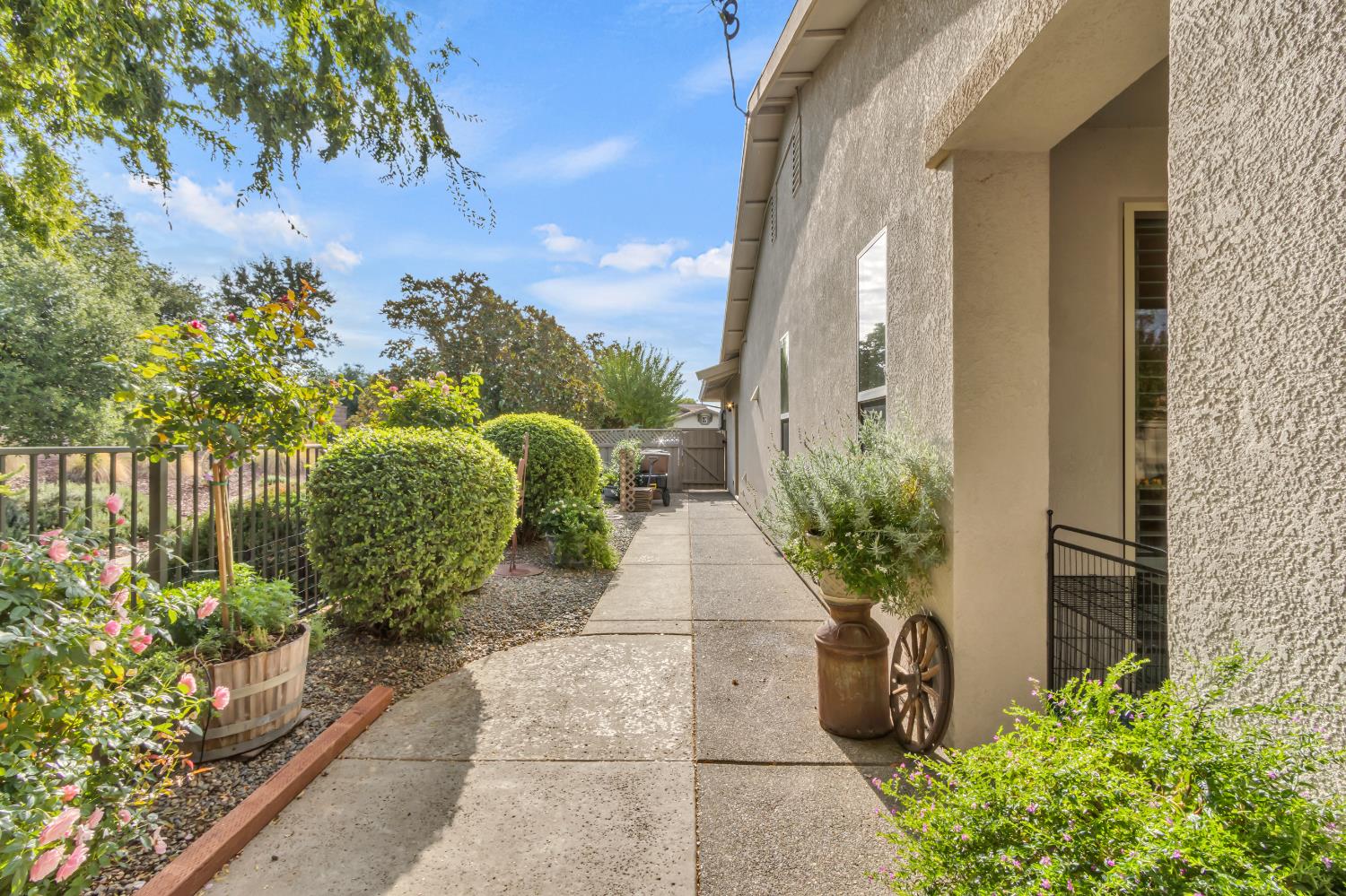 404 Mossy Court