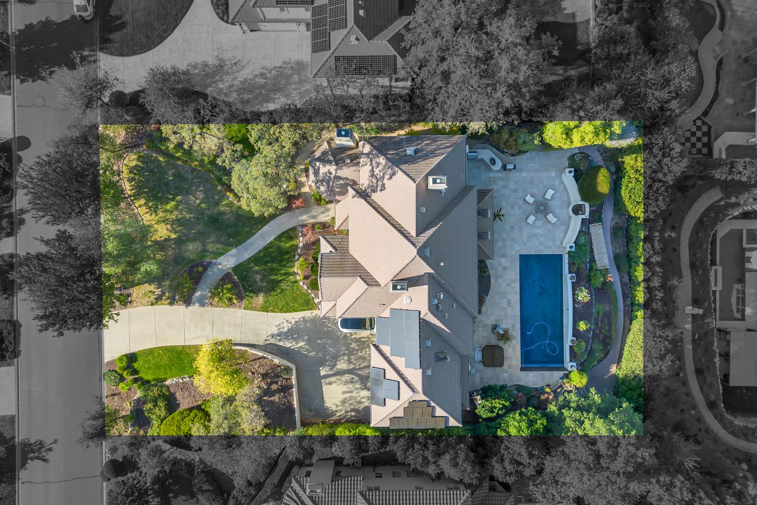 5457 Sur Mer Drive