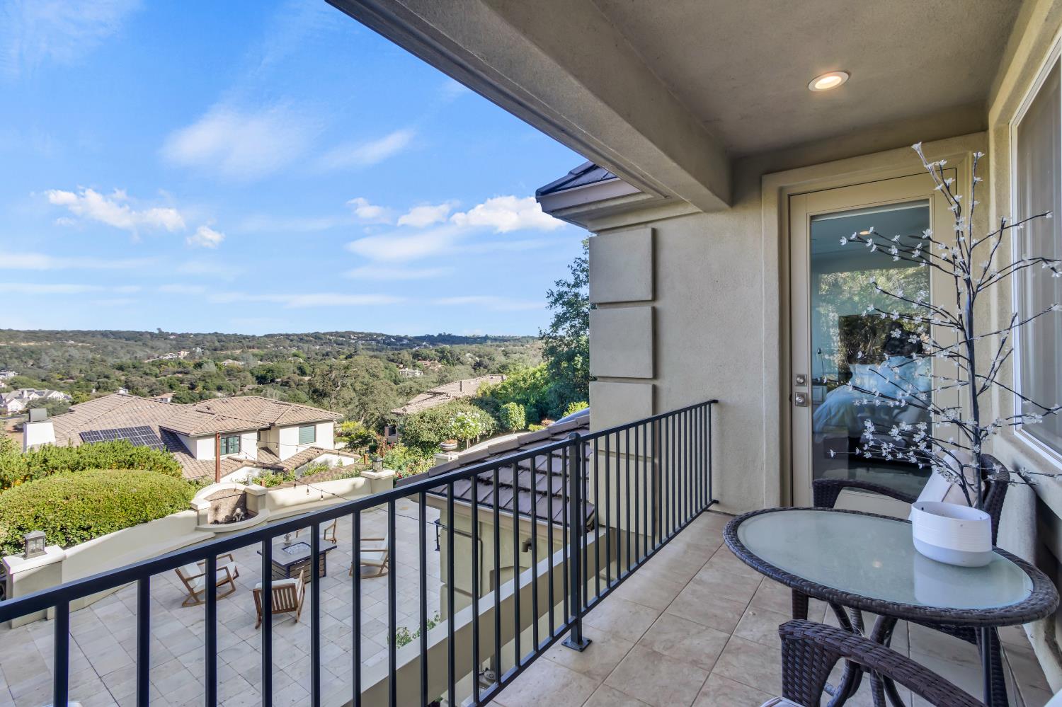 5457 Sur Mer Drive