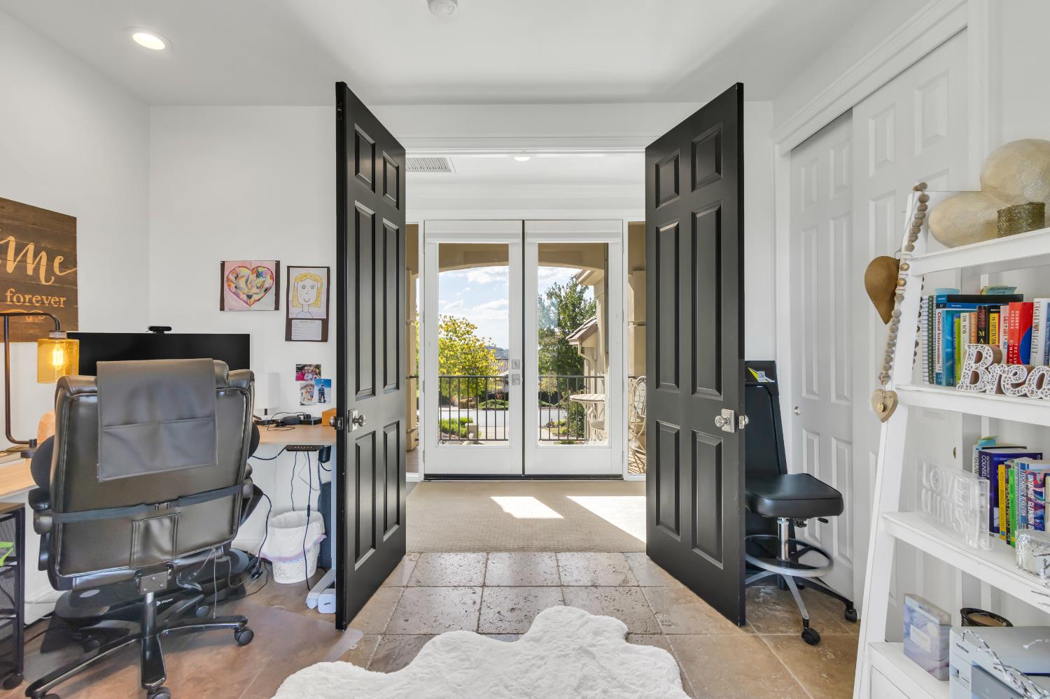 5457 Sur Mer Drive