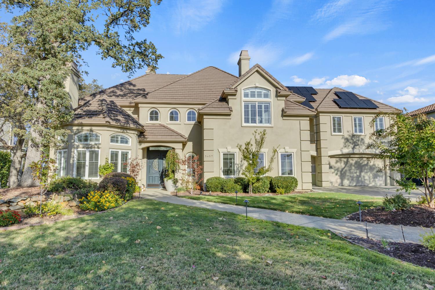 5457 Sur Mer Drive