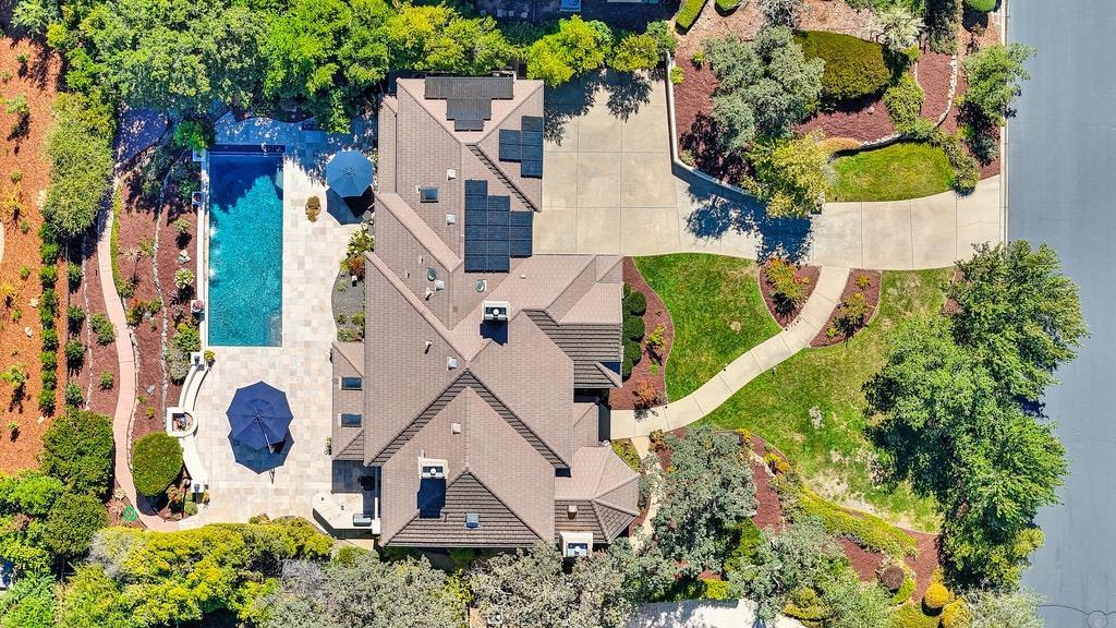5457 Sur Mer Drive