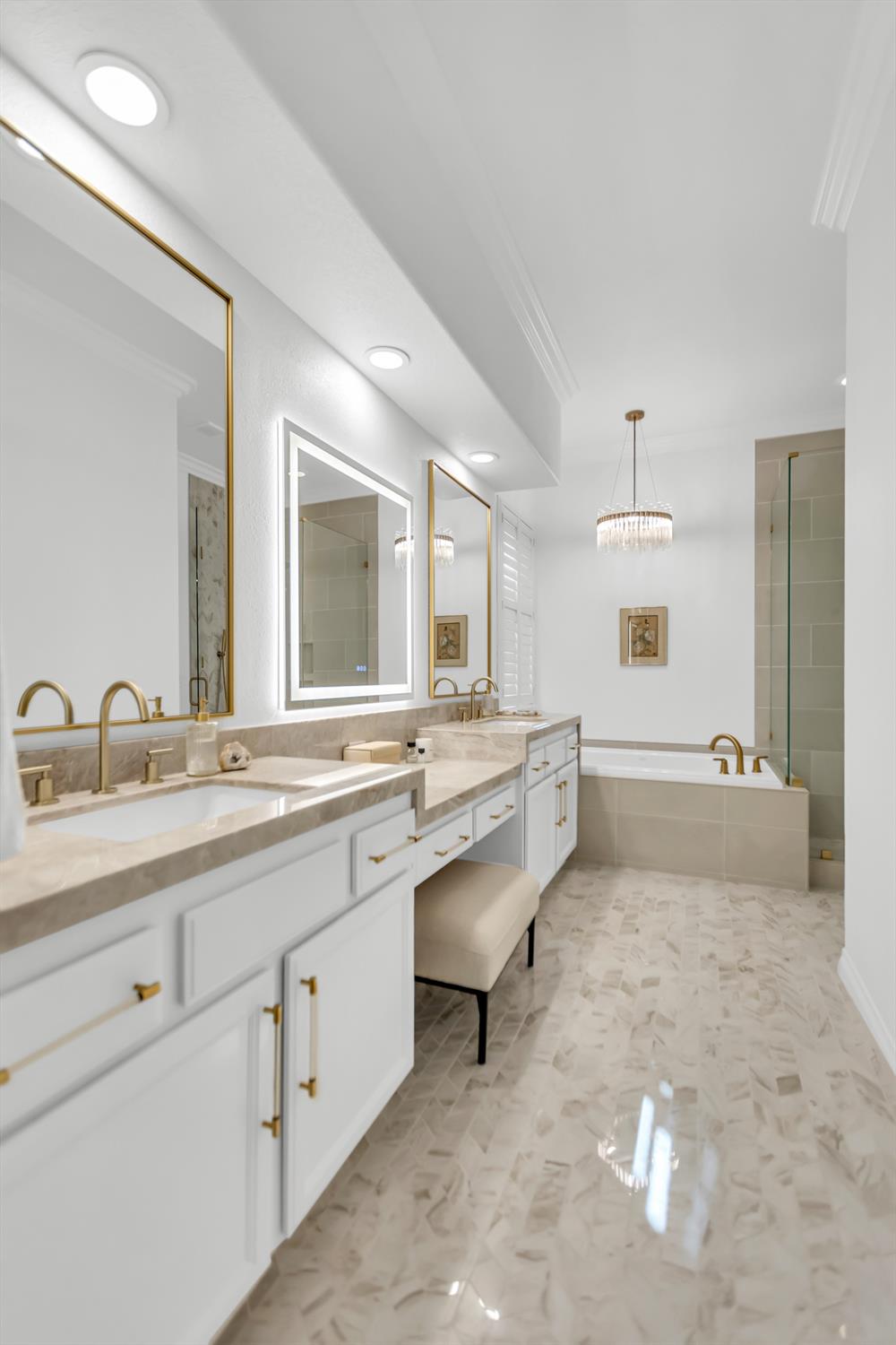 3832 Gibbons Parkway