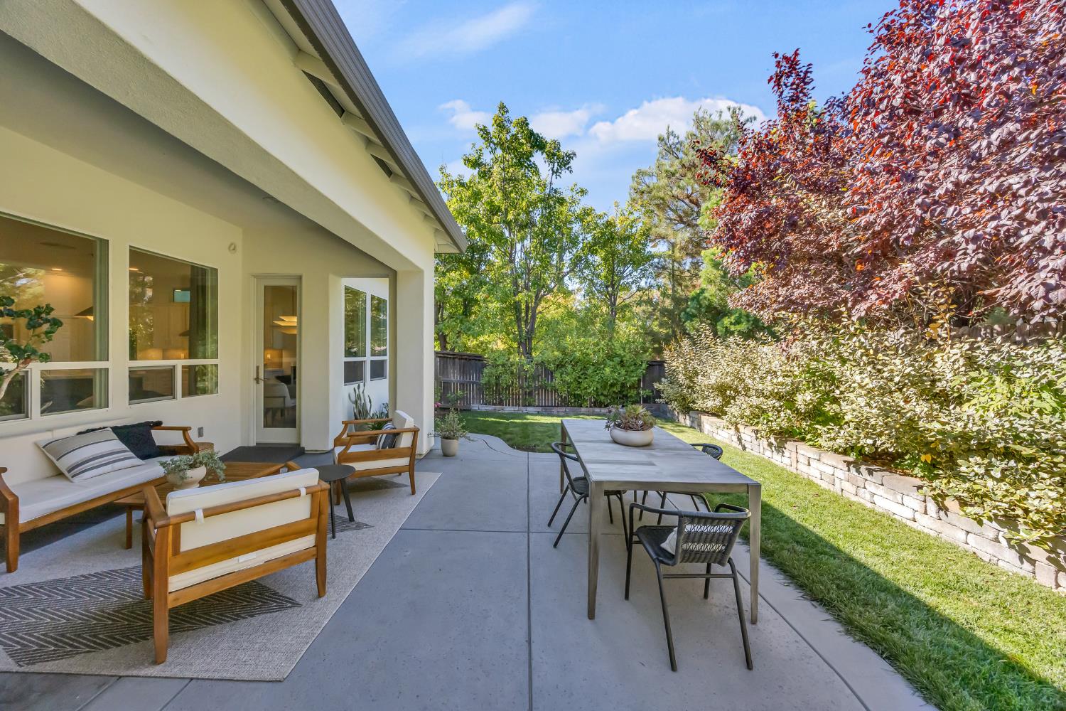 3832 Gibbons Parkway