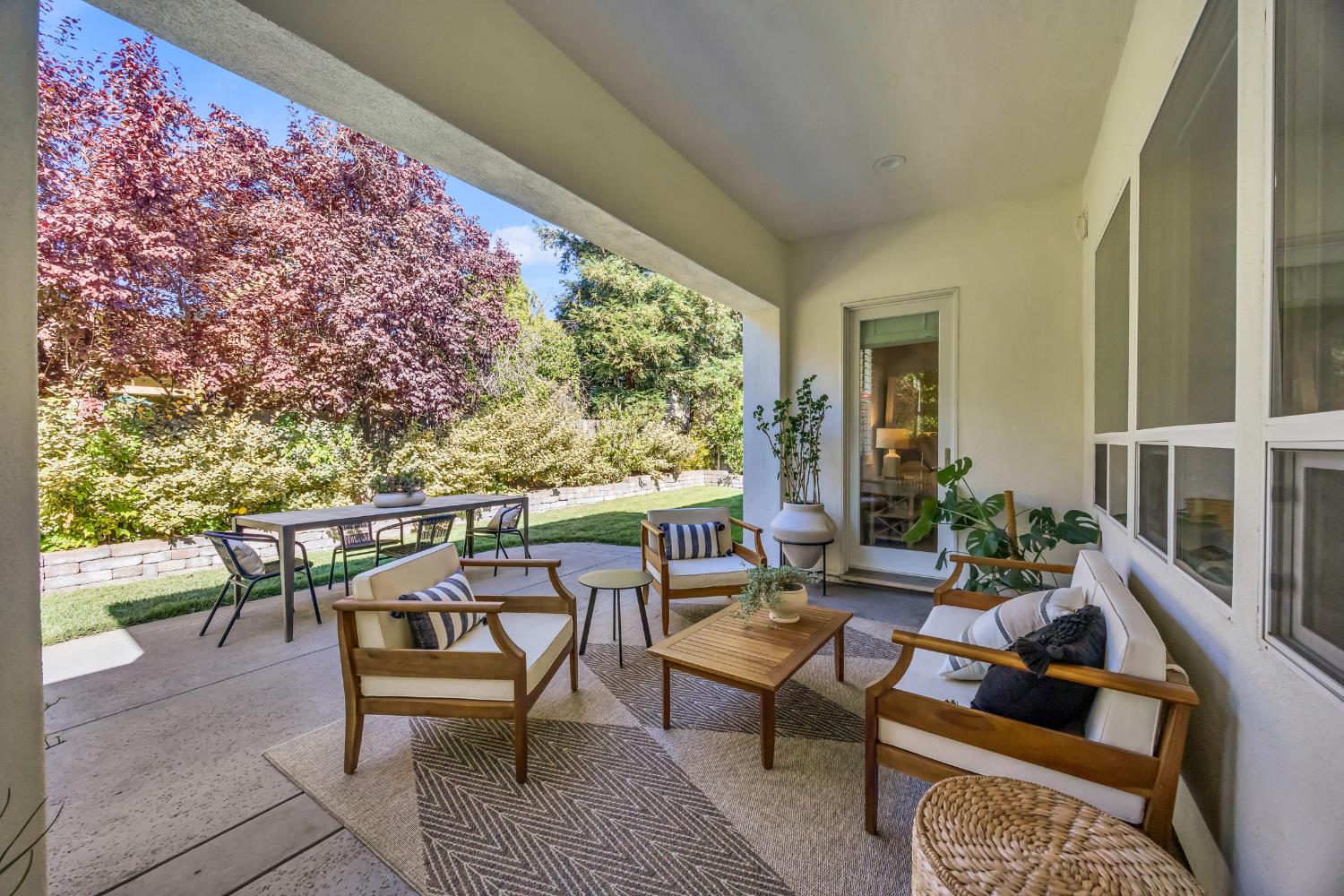 3832 Gibbons Parkway