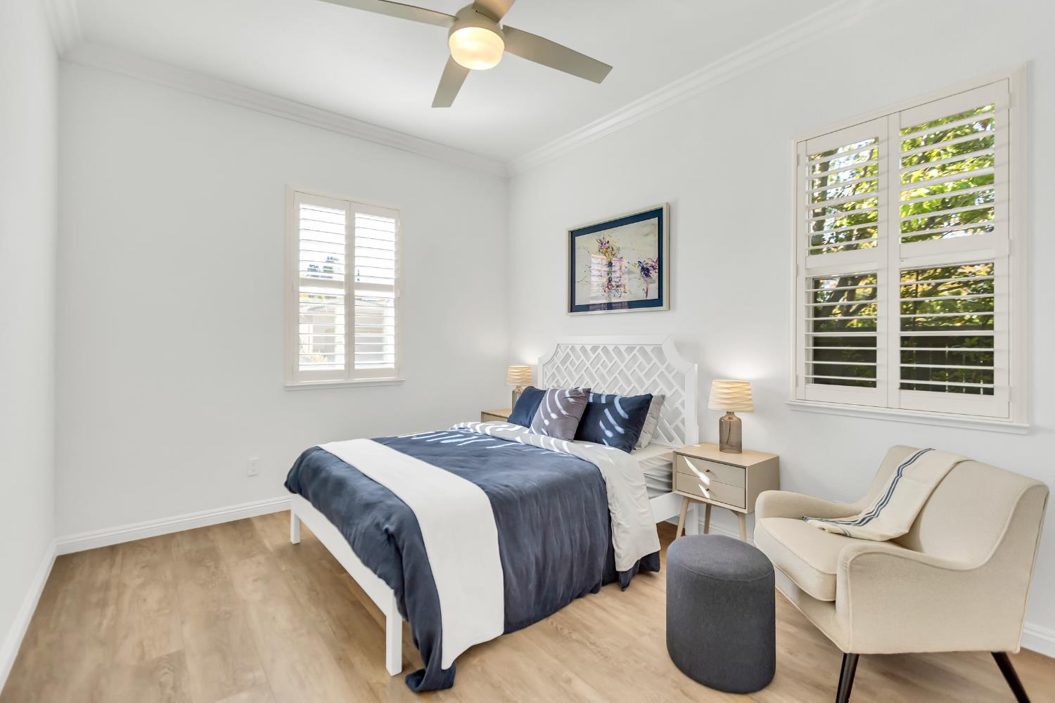 3832 Gibbons Parkway