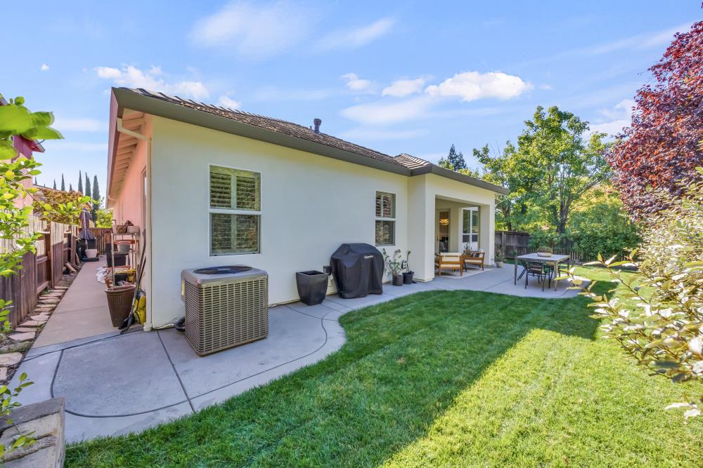 3832 Gibbons Parkway