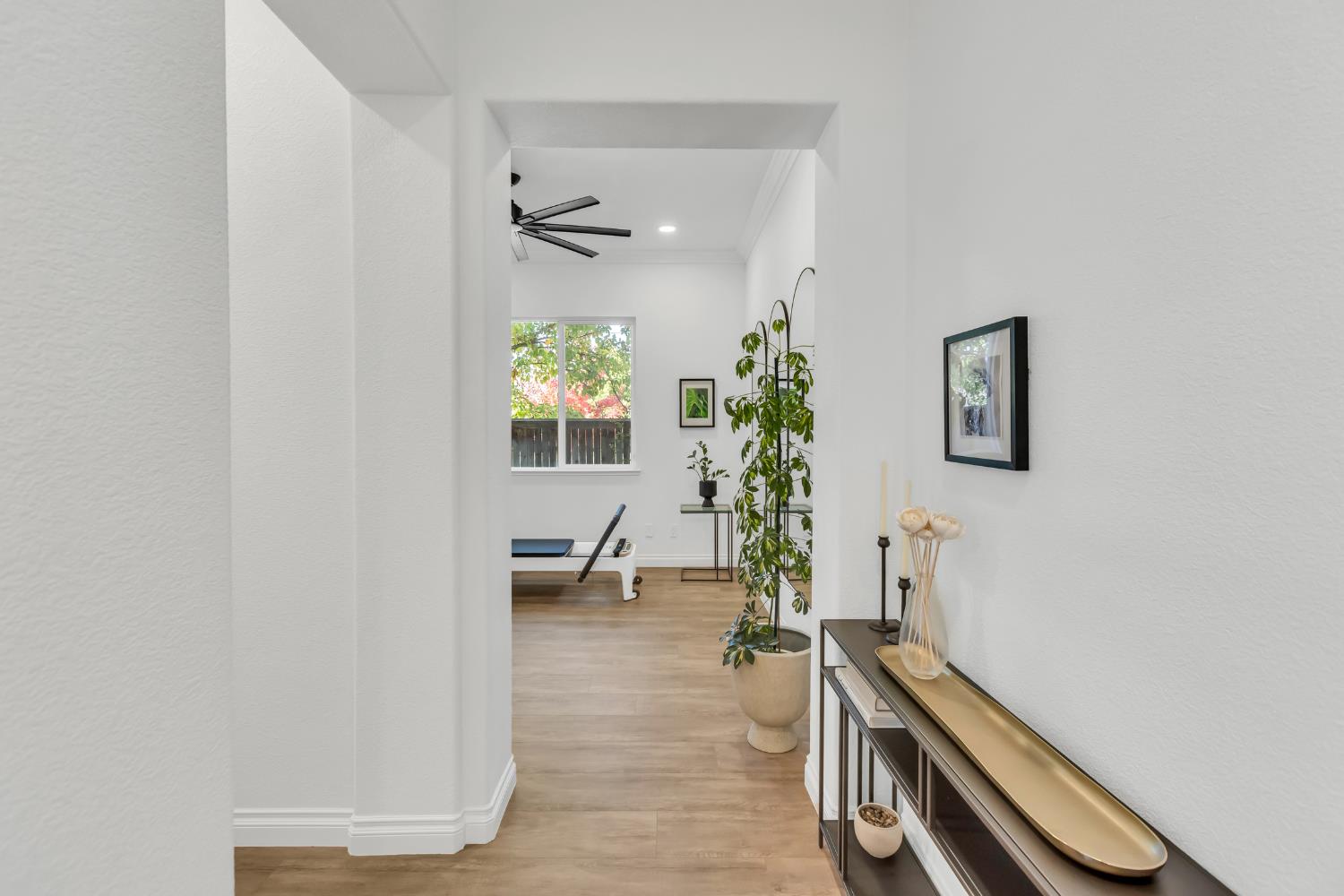 3832 Gibbons Parkway