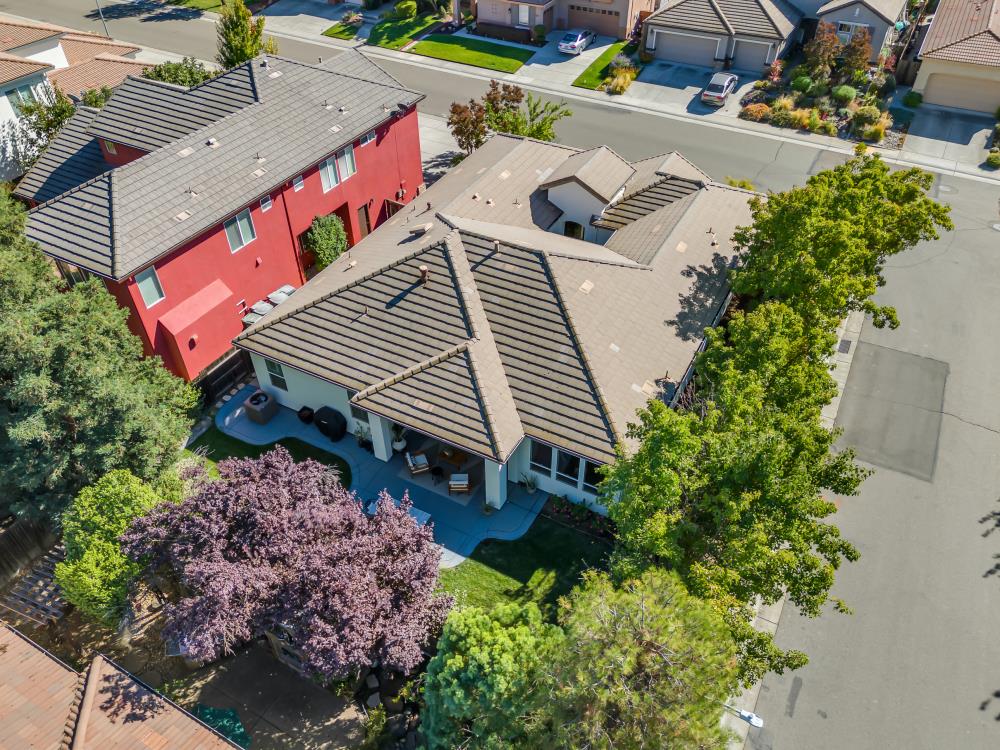 3832 Gibbons Parkway