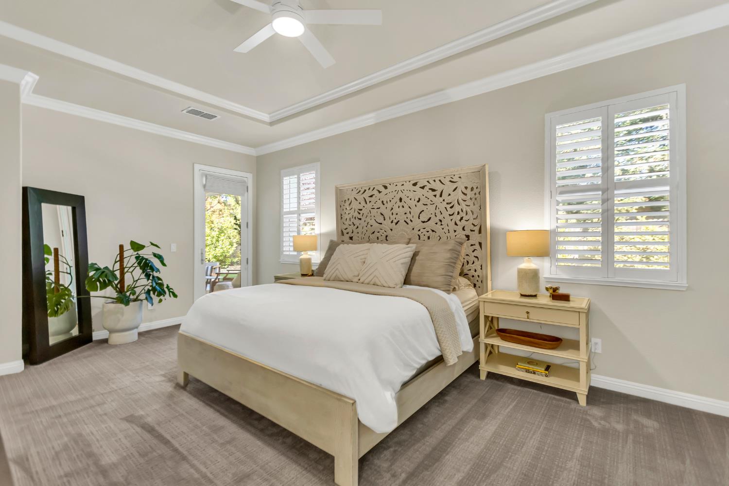 3832 Gibbons Parkway