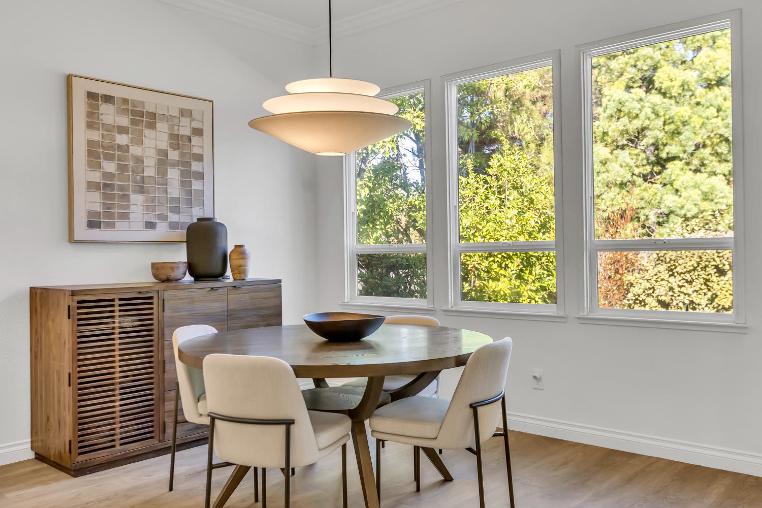 3832 Gibbons Parkway