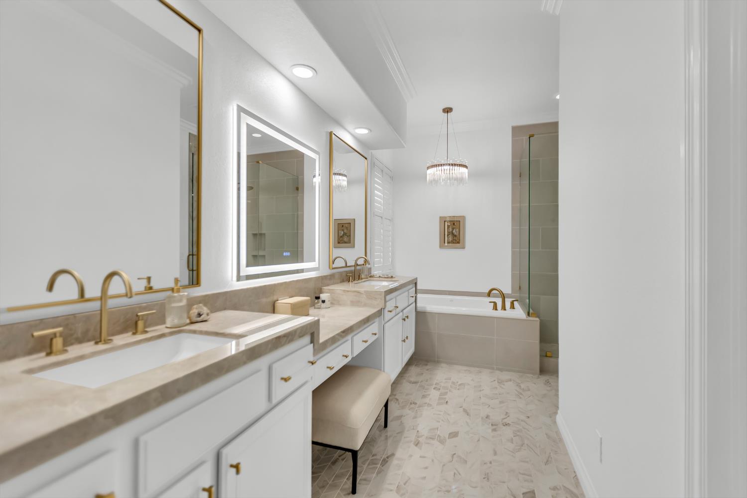 3832 Gibbons Parkway