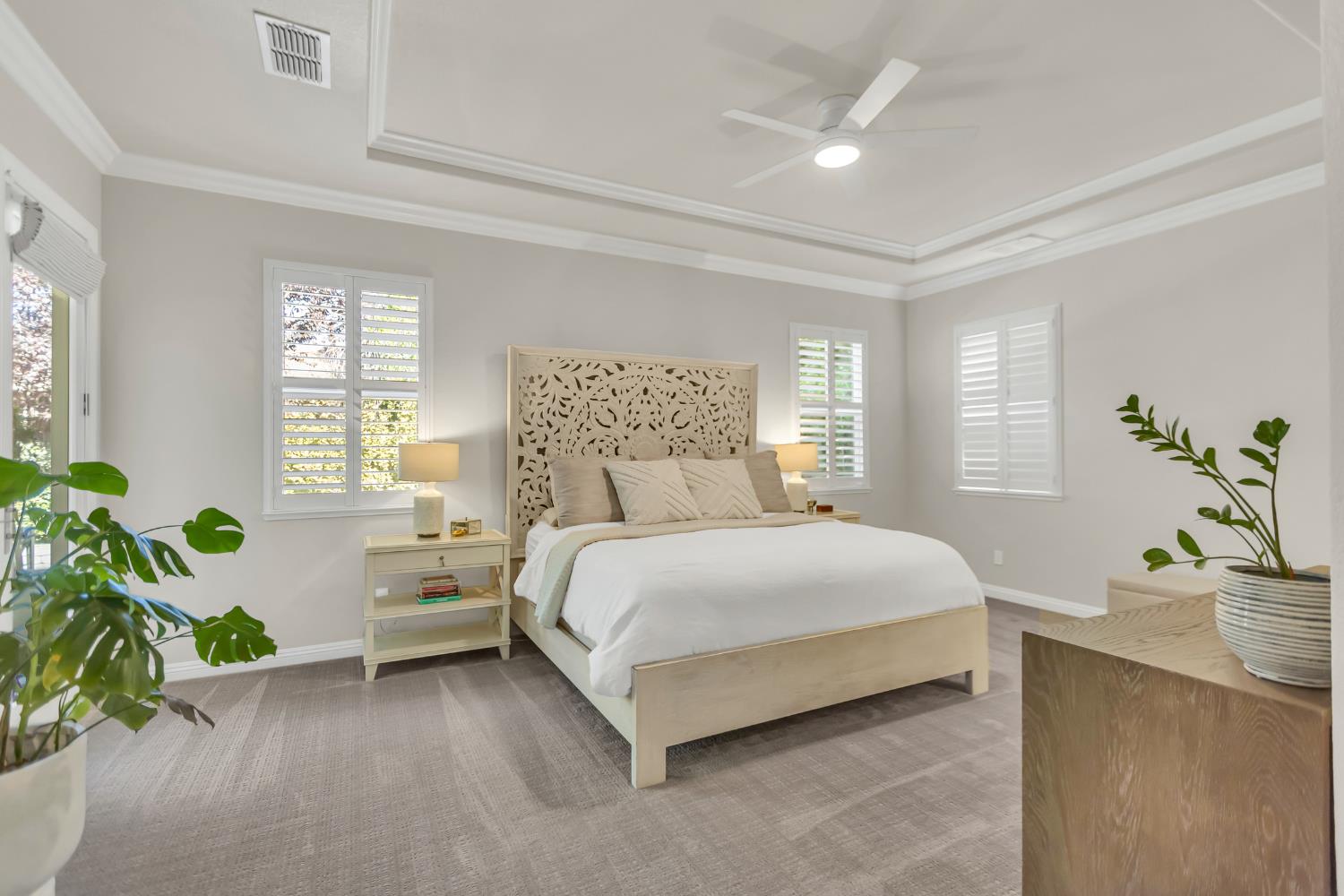 3832 Gibbons Parkway