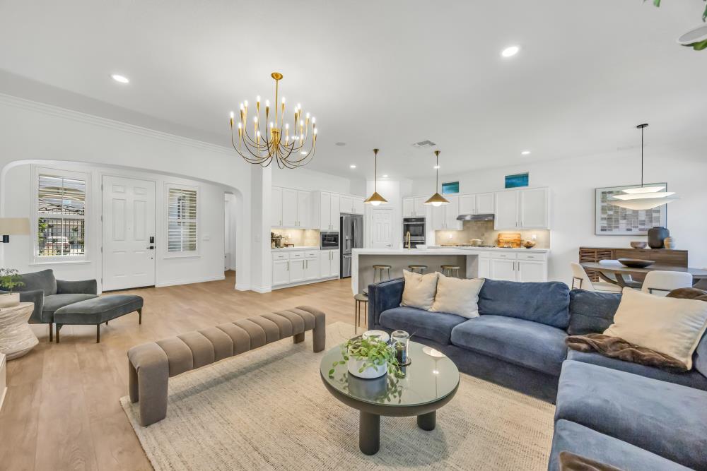 3832 Gibbons Parkway