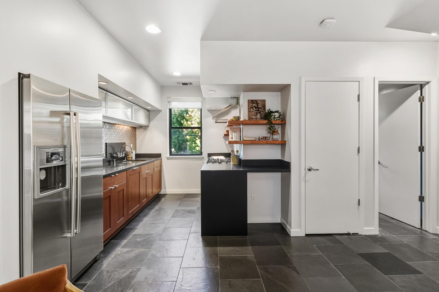 1323 East Sutter Walk