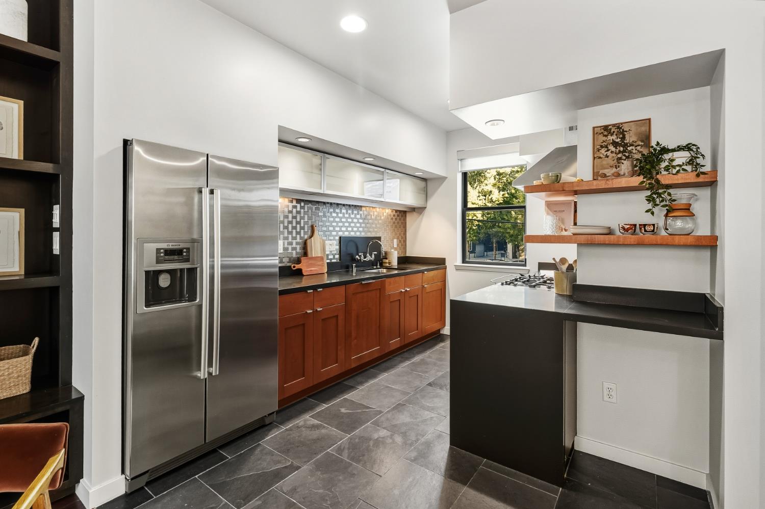 1323 East Sutter Walk