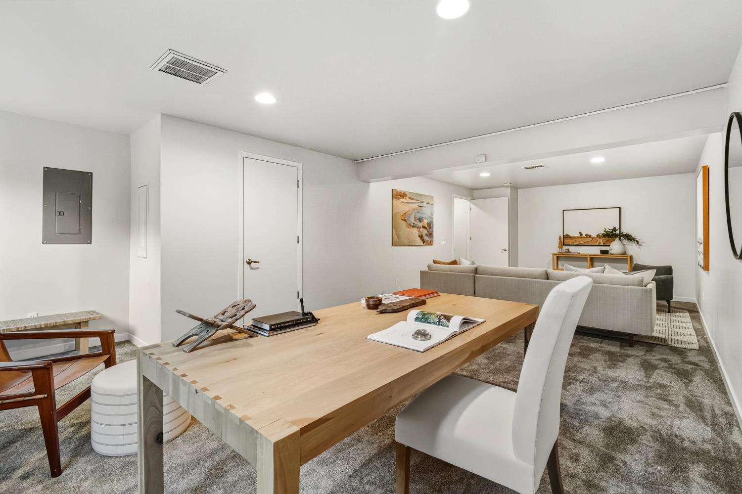 1323 East Sutter Walk