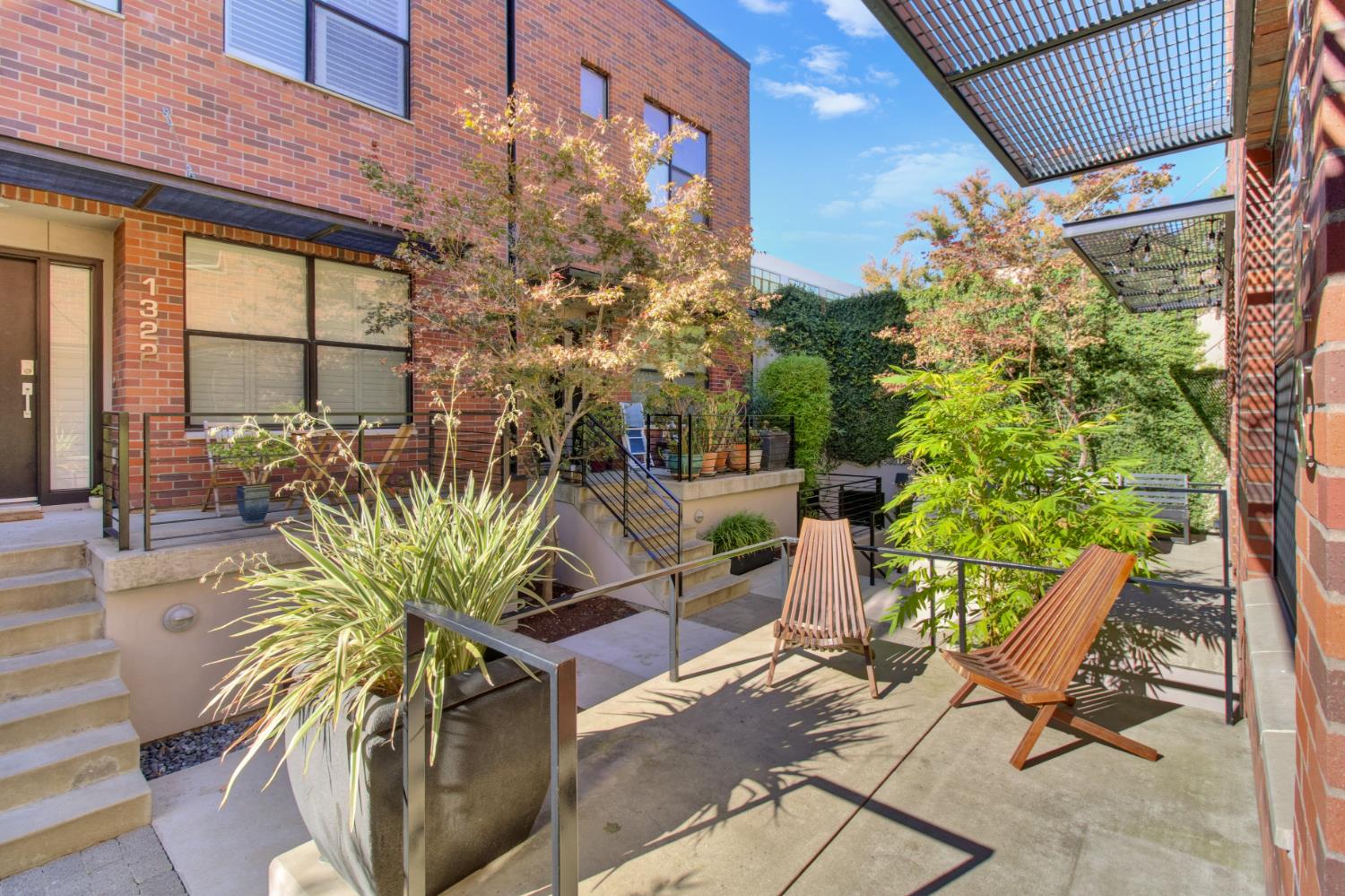 1323 East Sutter Walk