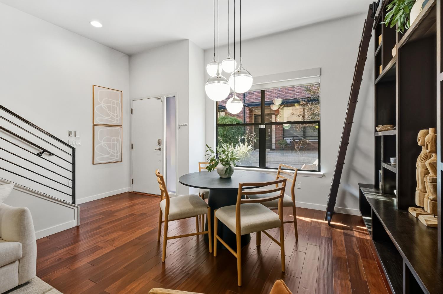 1323 East Sutter Walk