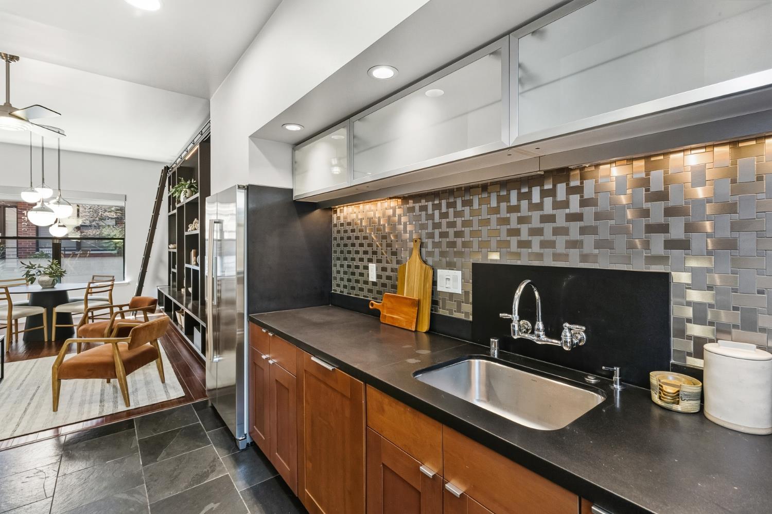 1323 East Sutter Walk