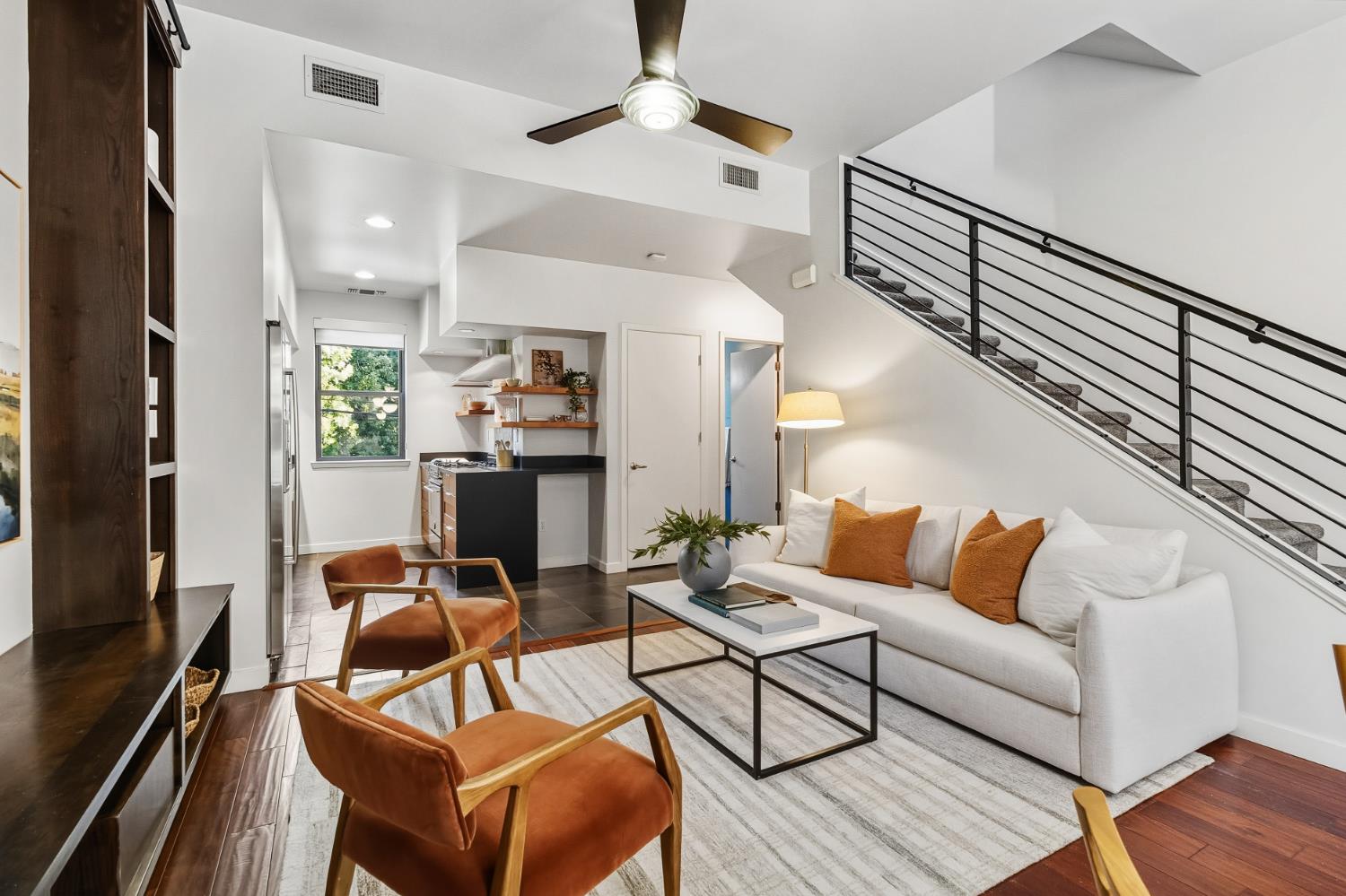 1323 East Sutter Walk