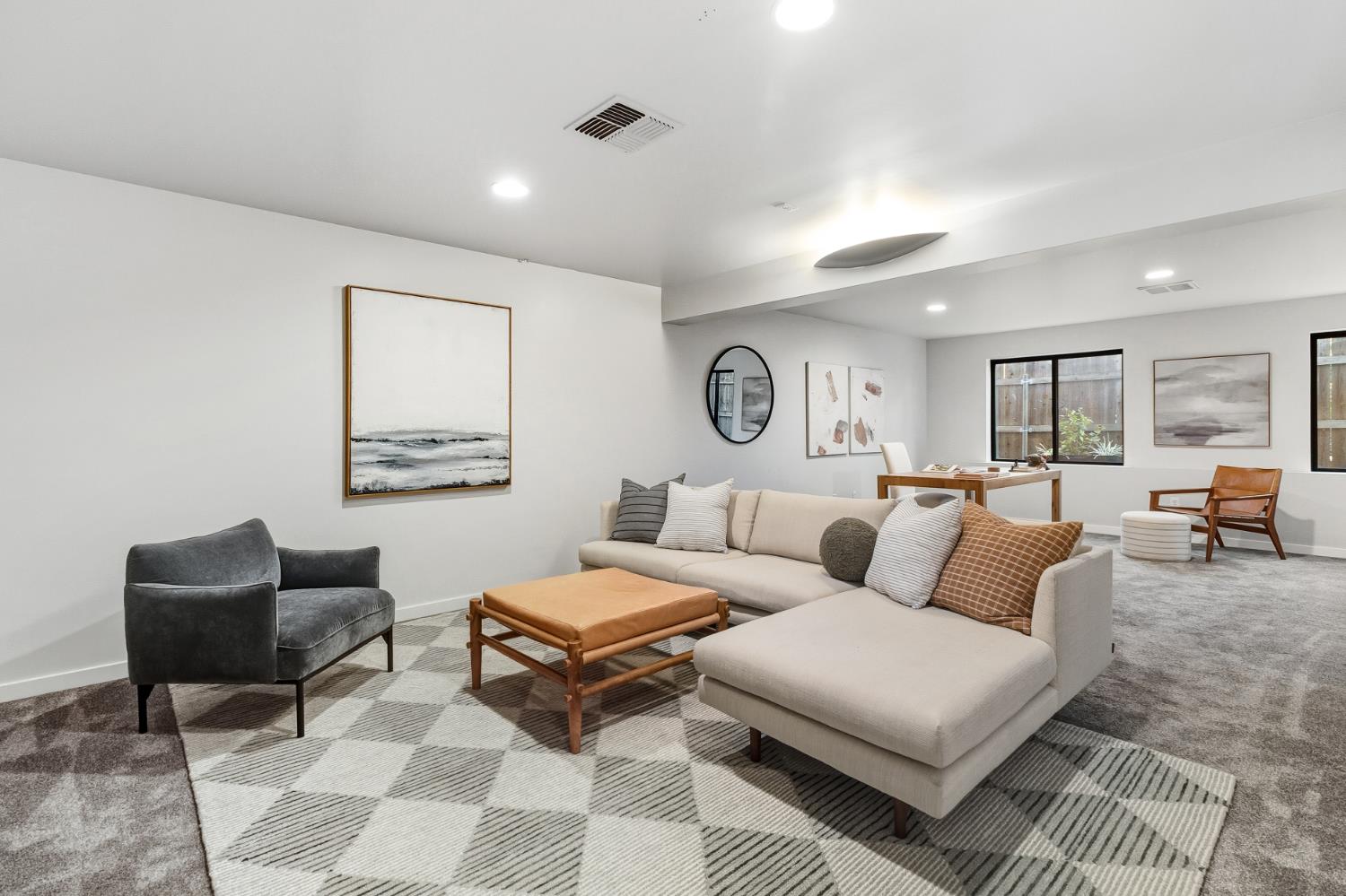1323 East Sutter Walk
