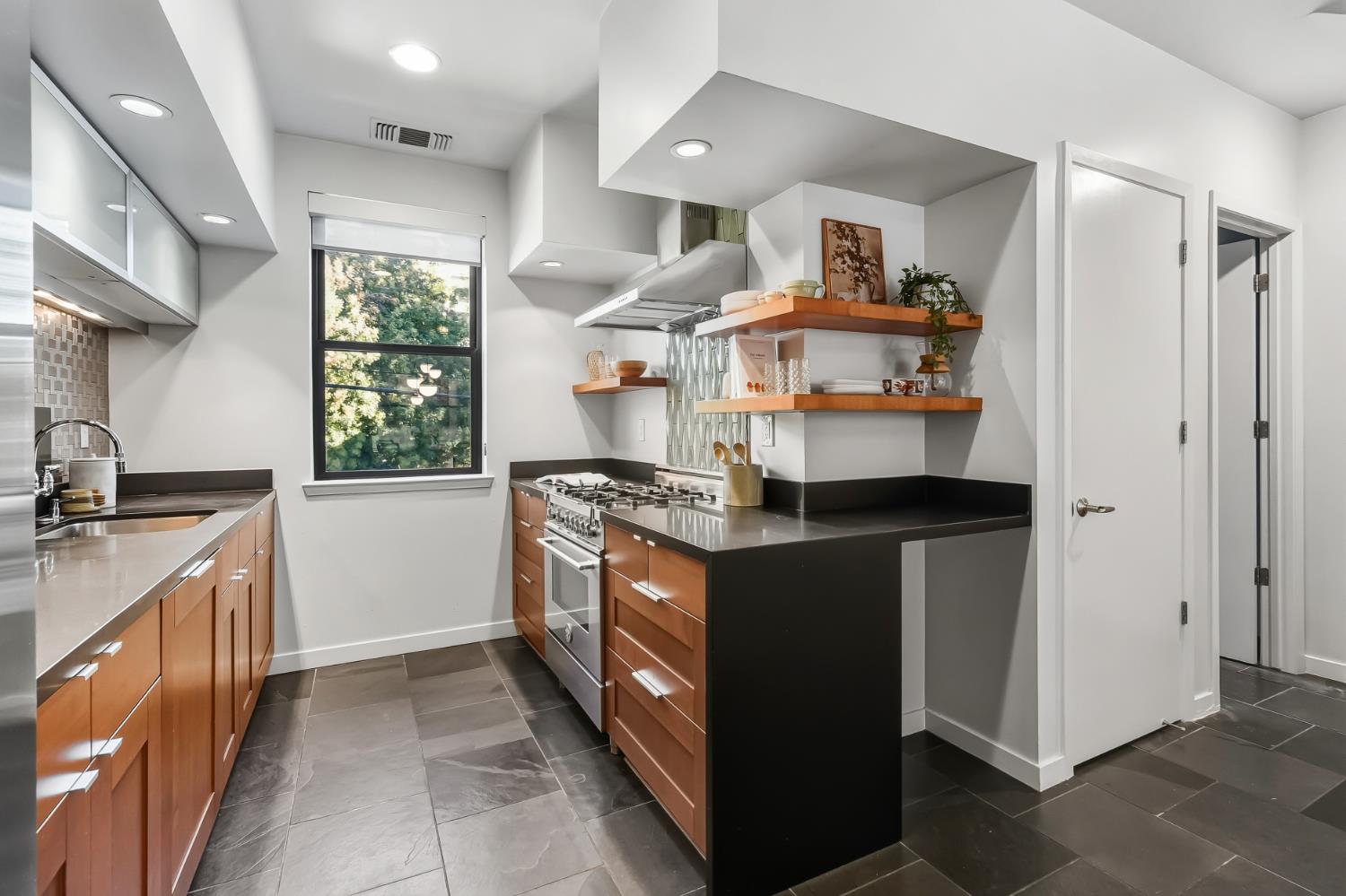 1323 East Sutter Walk