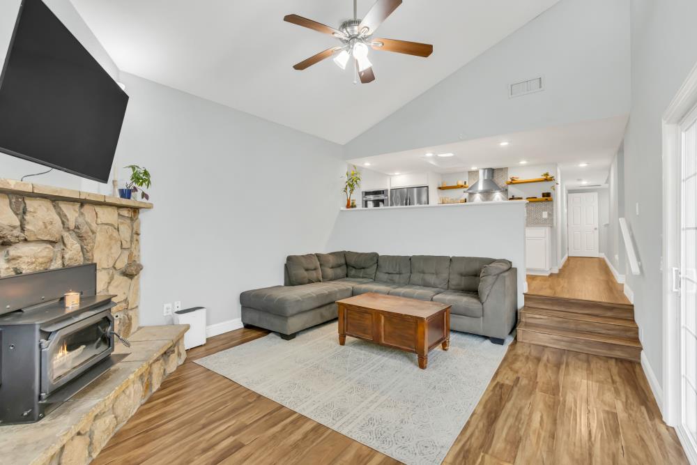 6315 Hemlock Way
