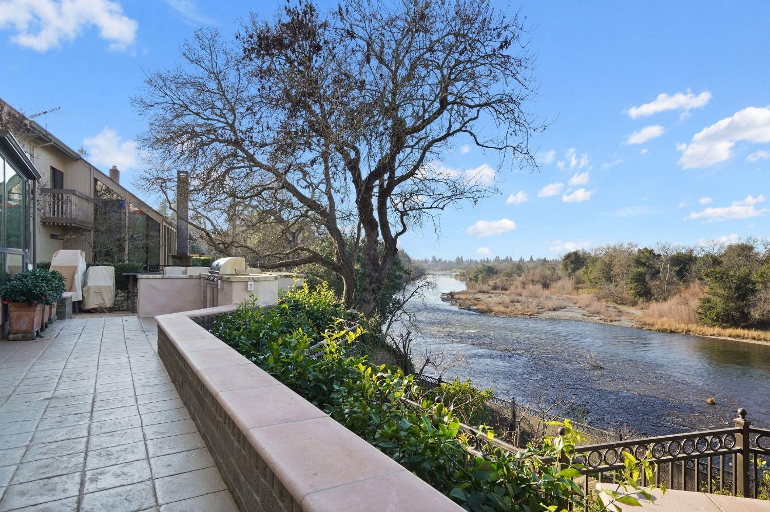 9801 Mira Del Rio Drive