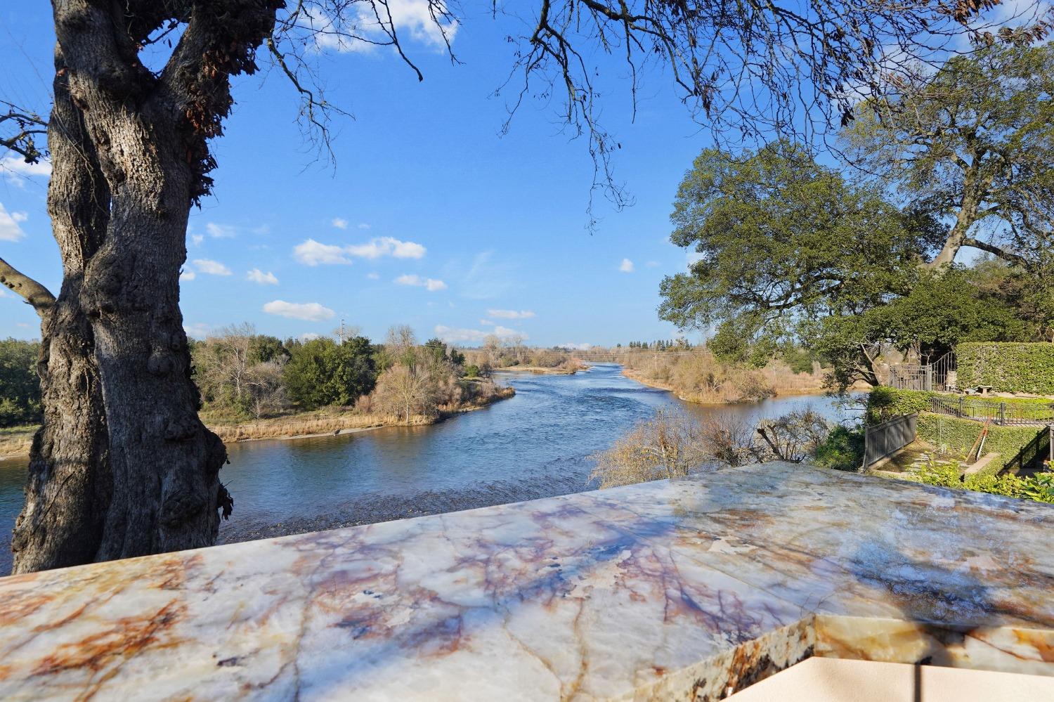 9801 Mira Del Rio Drive