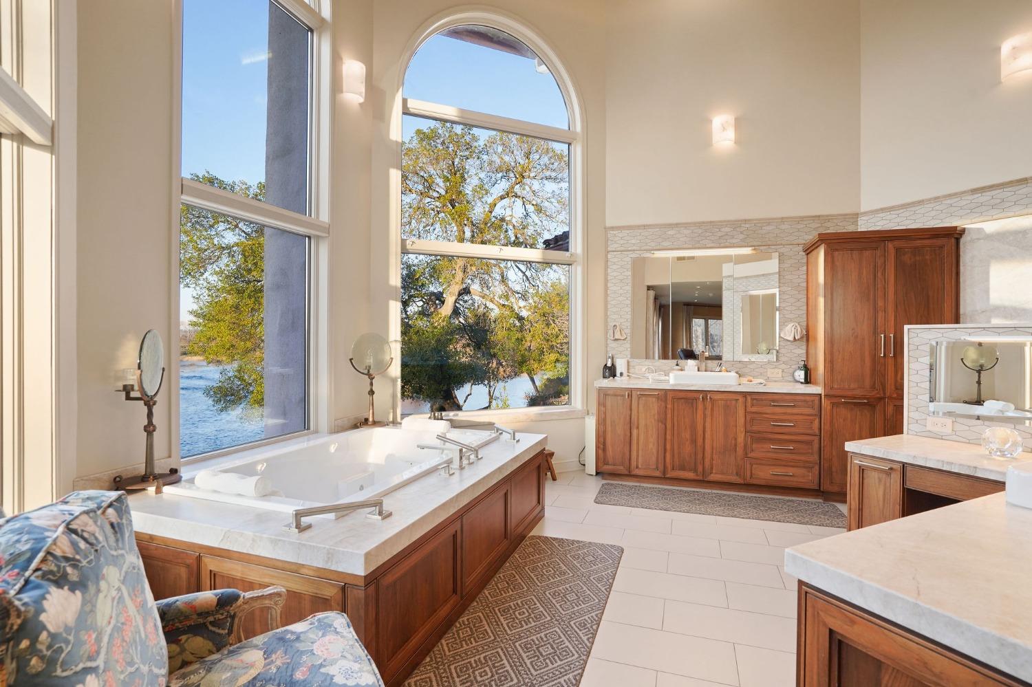 9801 Mira Del Rio Drive