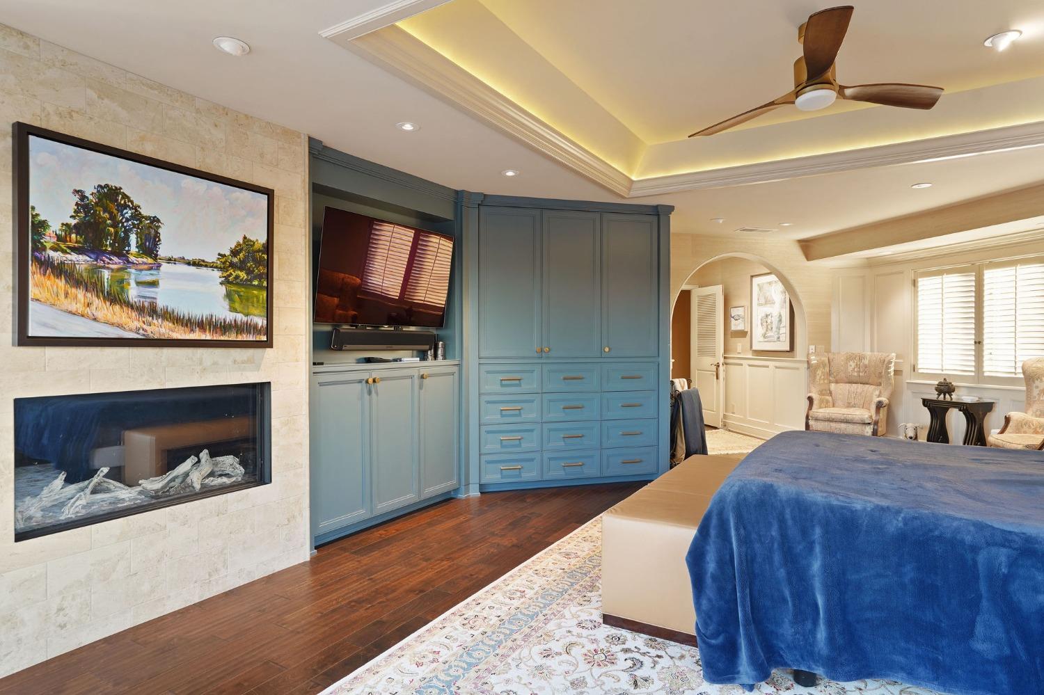 9801 Mira Del Rio Drive