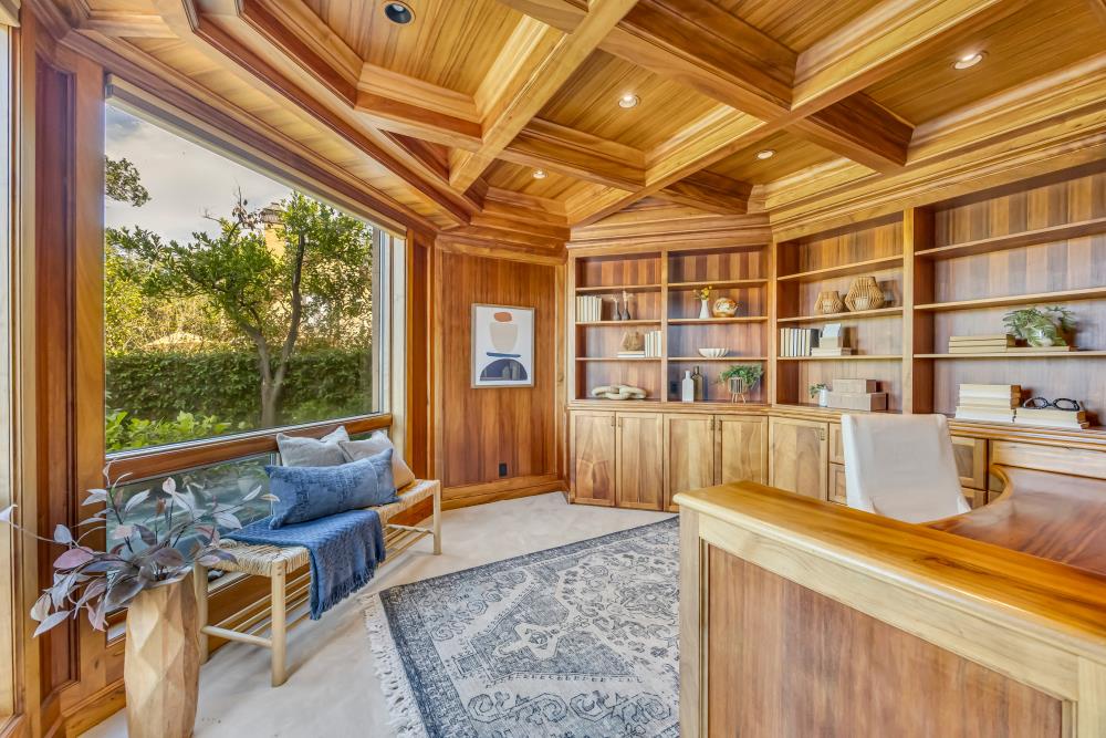 9801 Mira Del Rio Drive