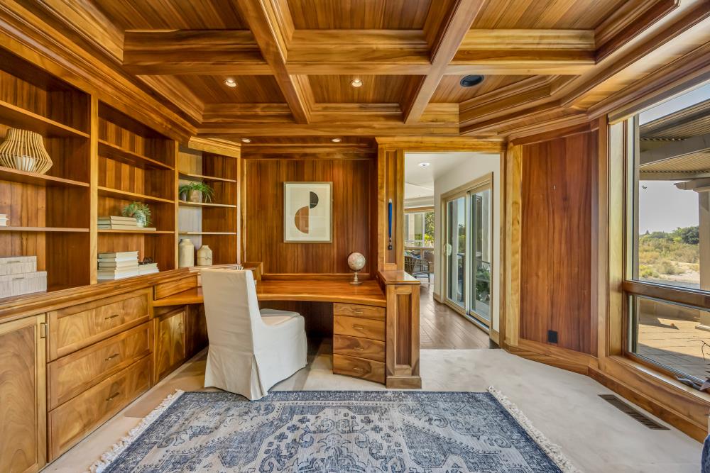 9801 Mira Del Rio Drive