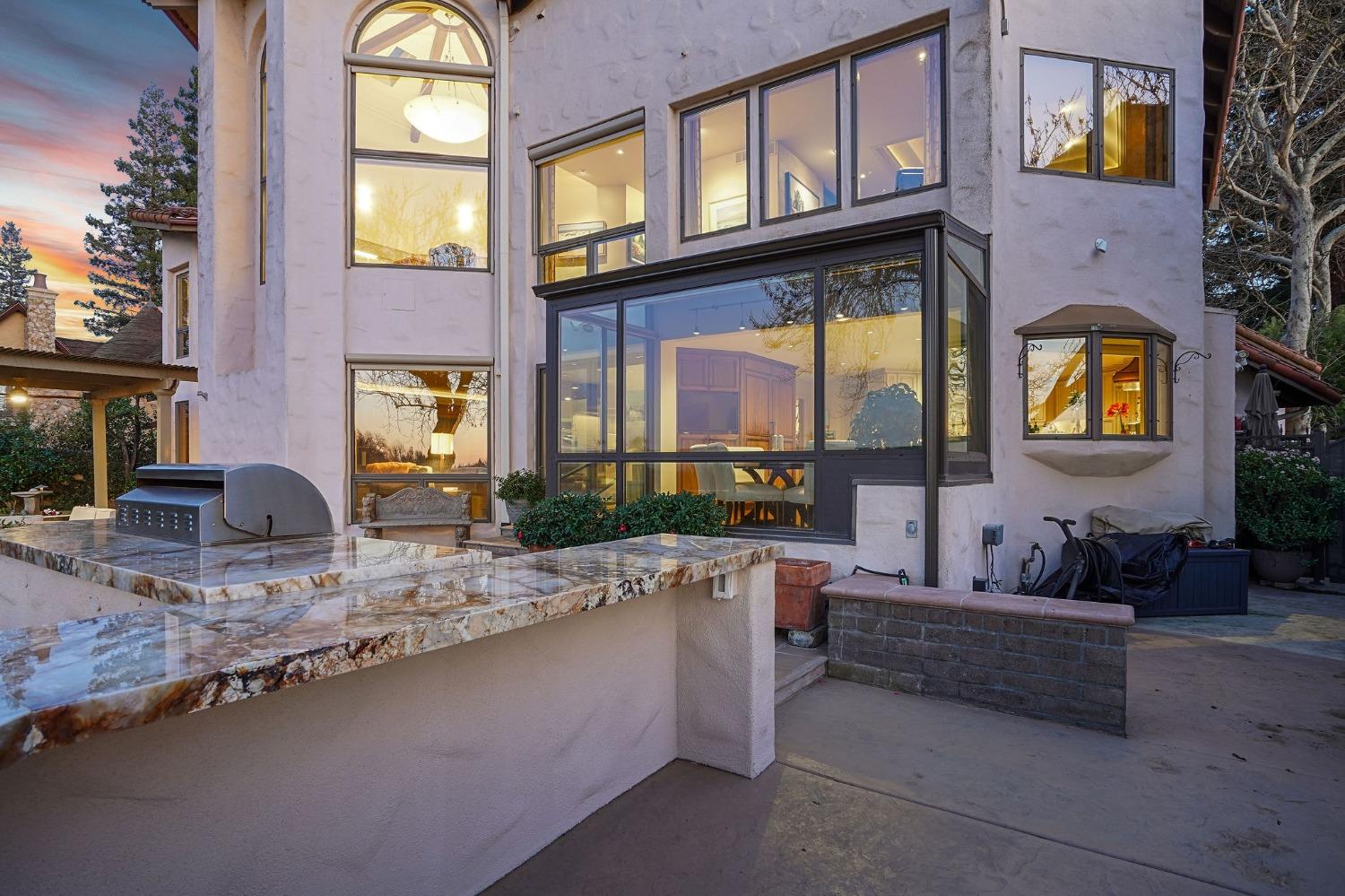 9801 Mira Del Rio Drive