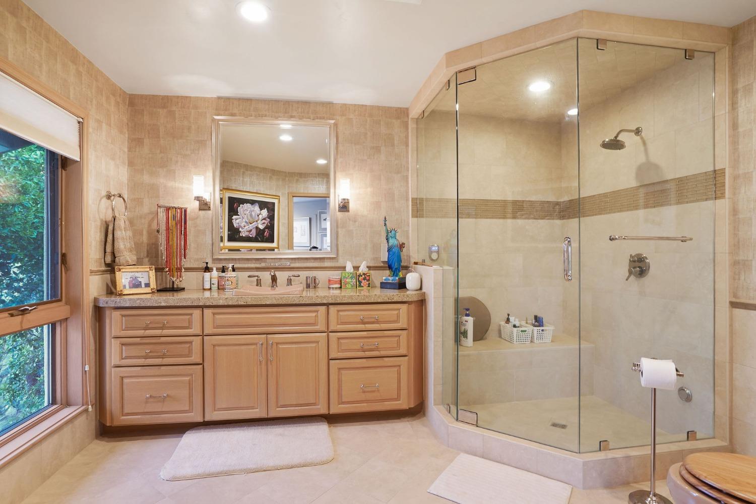 9801 Mira Del Rio Drive