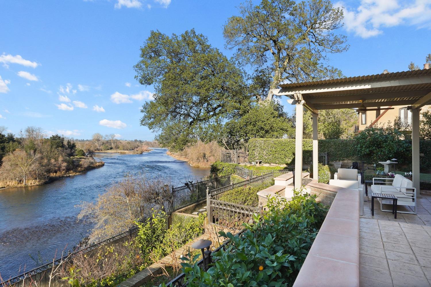 9801 Mira Del Rio Drive