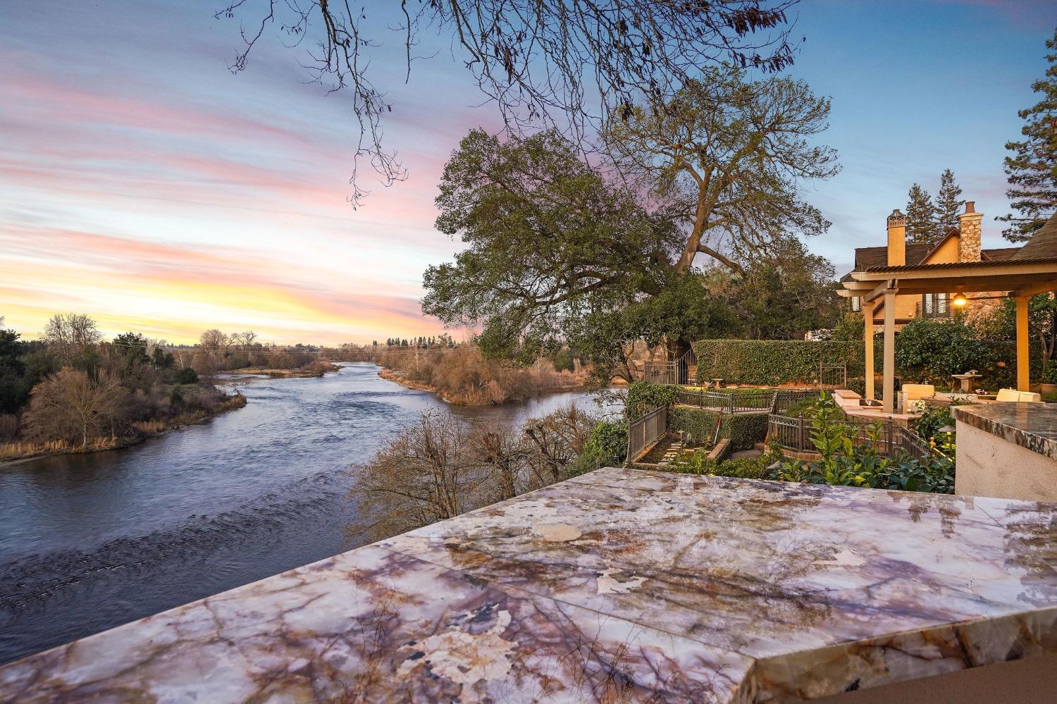 9801 Mira Del Rio Drive